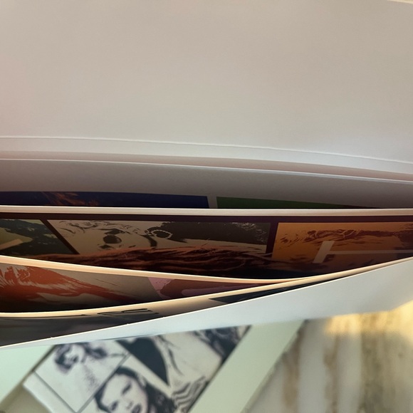 Taylor Swift VIP gift box set brand new never opened - Picture 4 of 4